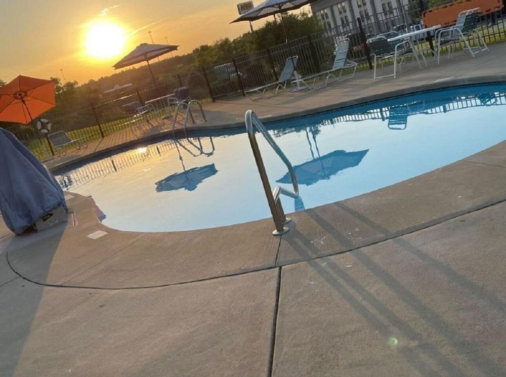 Quality Inn Austintown-Youngstown West Bagian luar foto