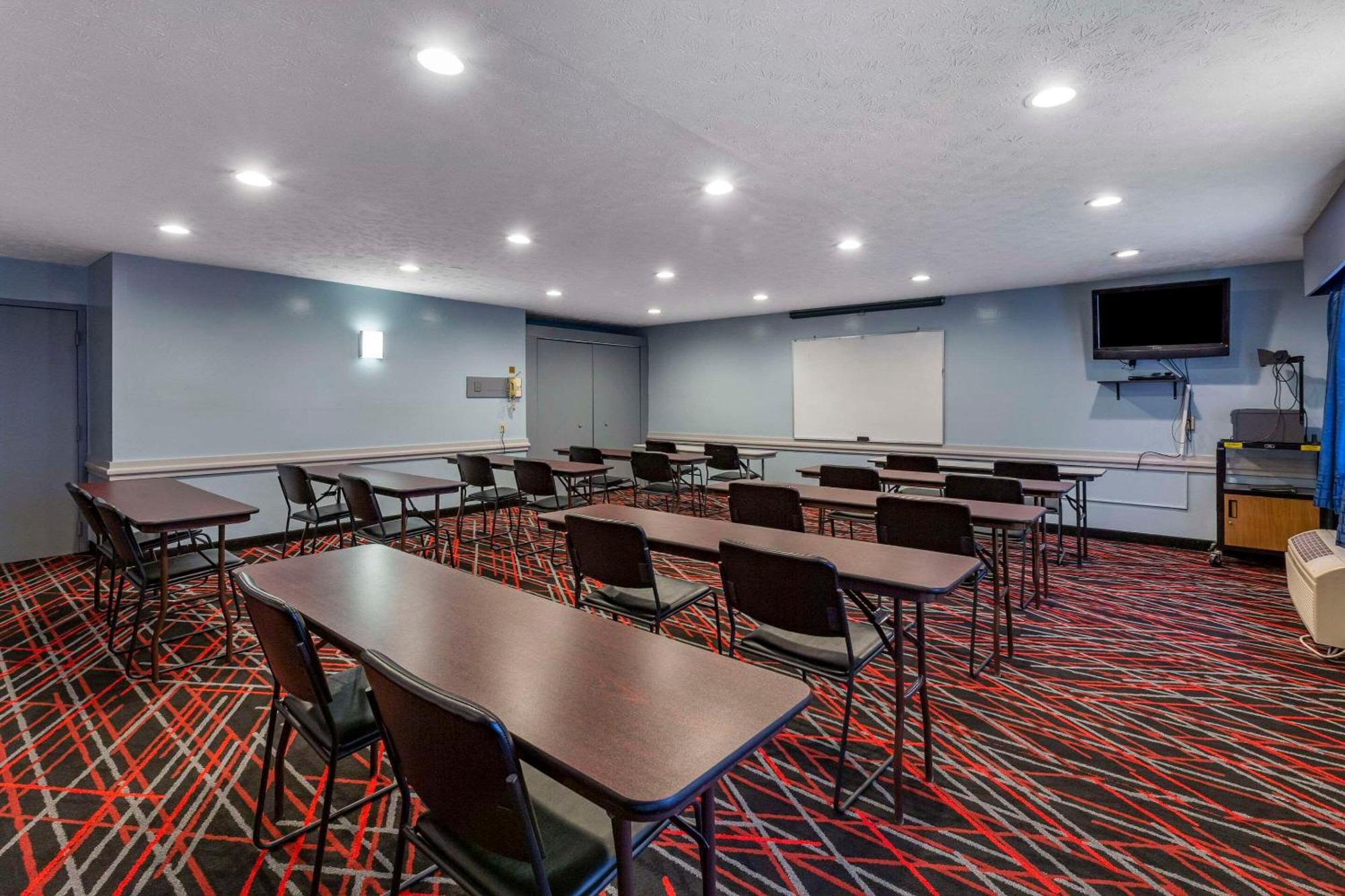 Quality Inn Austintown-Youngstown West Bagian luar foto