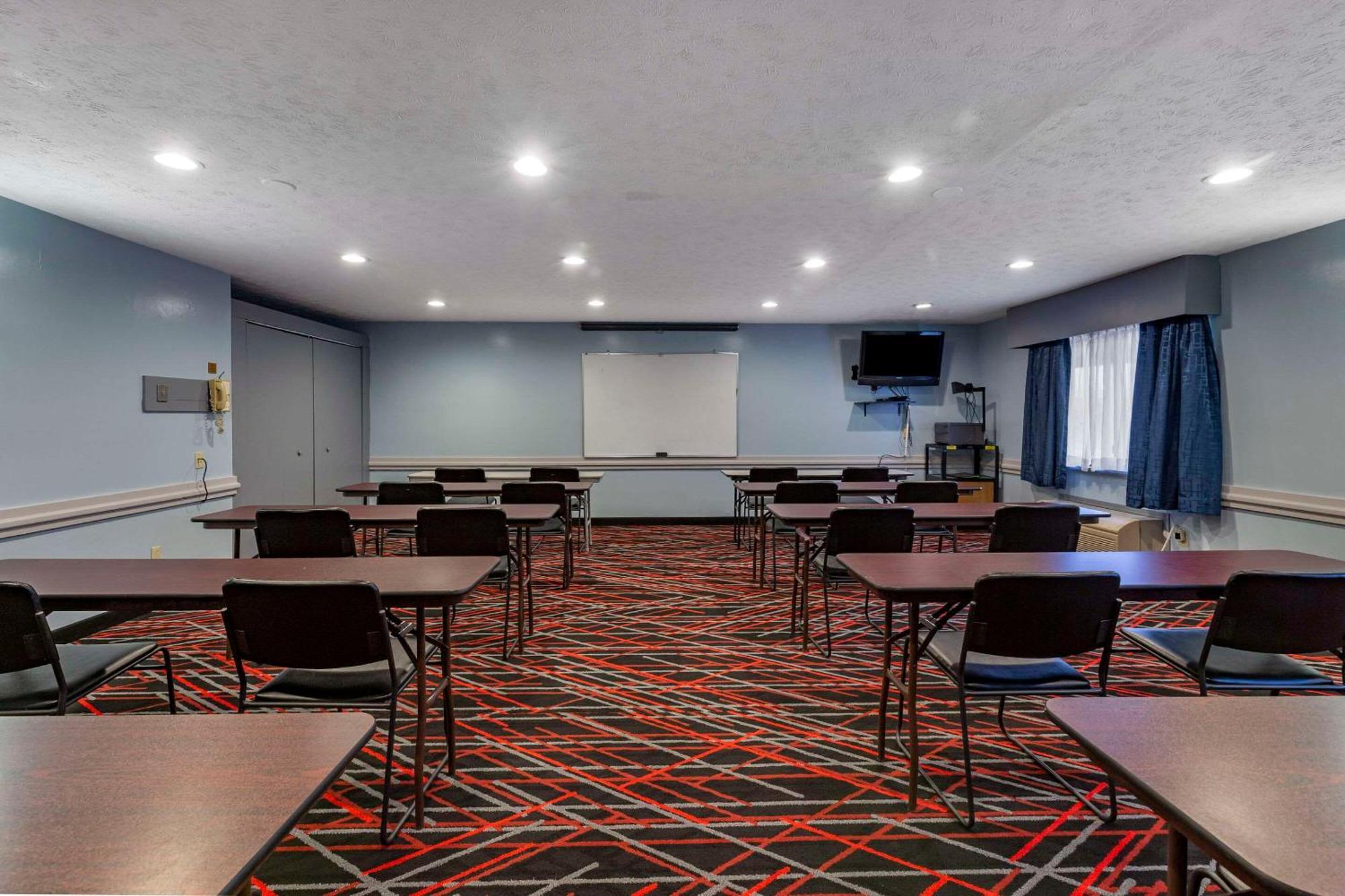 Quality Inn Austintown-Youngstown West Bagian luar foto